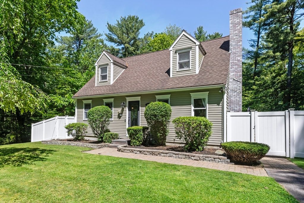 132 Pine St, East Bridgewater, MA 02333