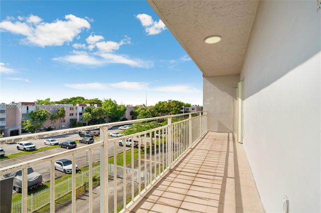 8401 NW 8 Street 401, Miami, FL 33126