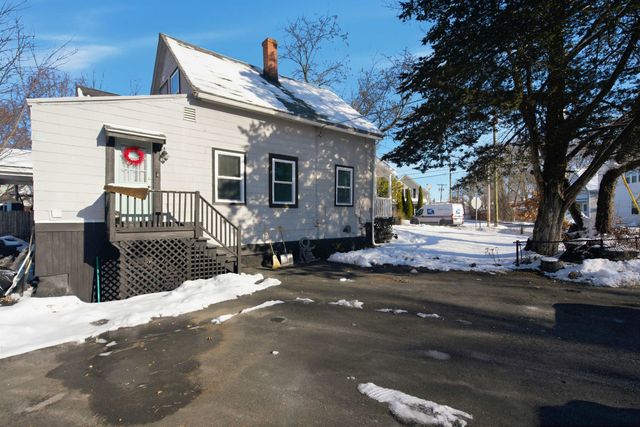 29 Central Street, Derry, NH 03038