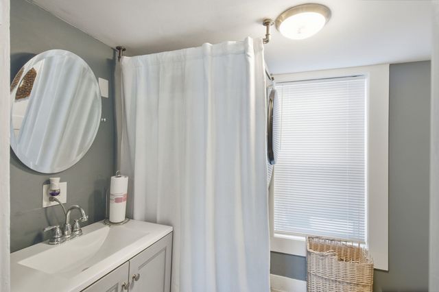 29 Central Street, Derry, NH 03038