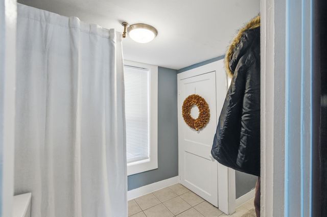 29 Central Street, Derry, NH 03038