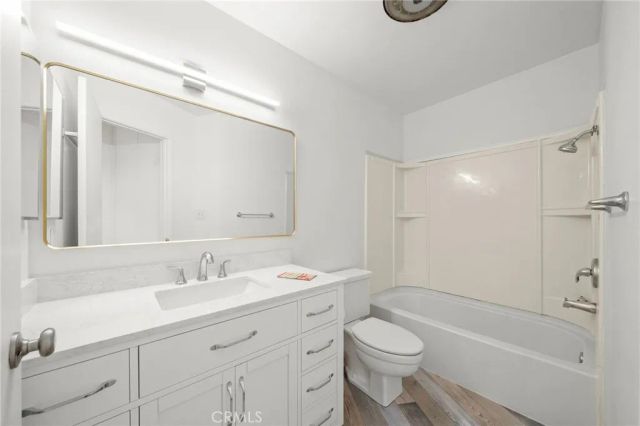 650 The Village 106, Redondo Beach, CA 90277