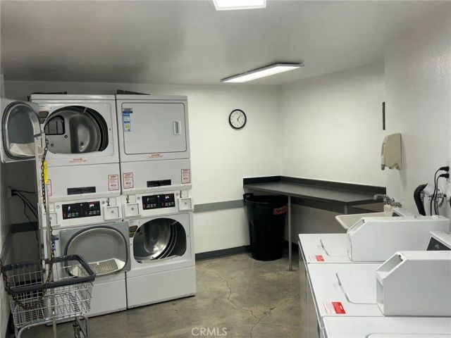 650 The Village 106, Redondo Beach, CA 90277