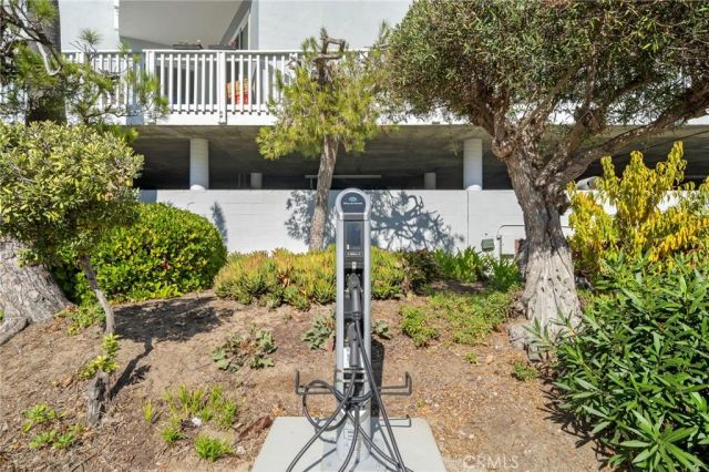 650 The Village 106, Redondo Beach, CA 90277