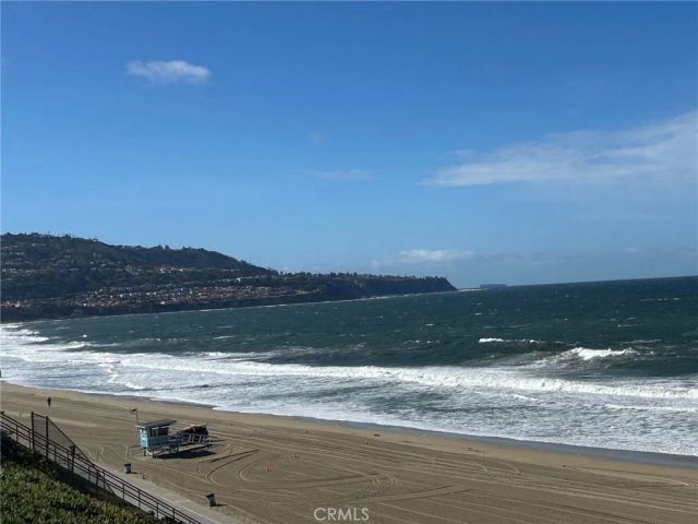 650 The Village 106, Redondo Beach, CA 90277