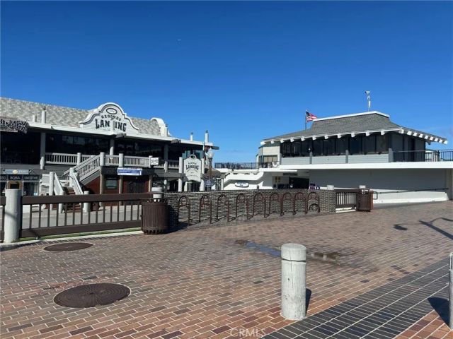 650 The Village 106, Redondo Beach, CA 90277