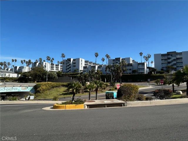 650 The Village 106, Redondo Beach, CA 90277