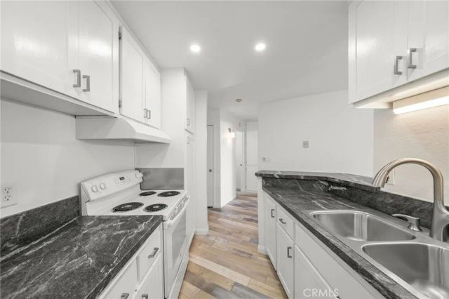 650 The Village 106, Redondo Beach, CA 90277