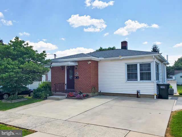 216 W CHESTNUT ST, Cleona, PA 17042