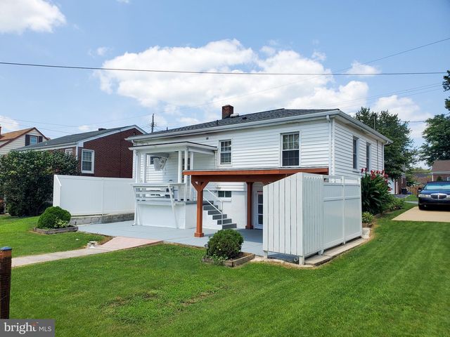 216 W CHESTNUT ST, Cleona, PA 17042
