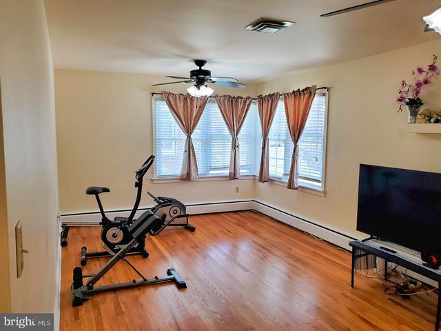 216 W CHESTNUT ST, Cleona, PA 17042