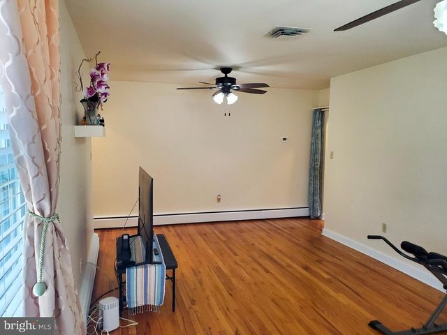 216 W CHESTNUT ST, Cleona, PA 17042