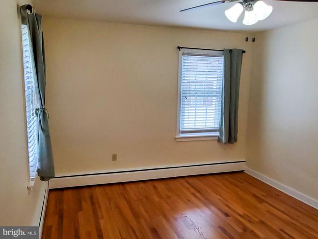 216 W CHESTNUT ST, Cleona, PA 17042