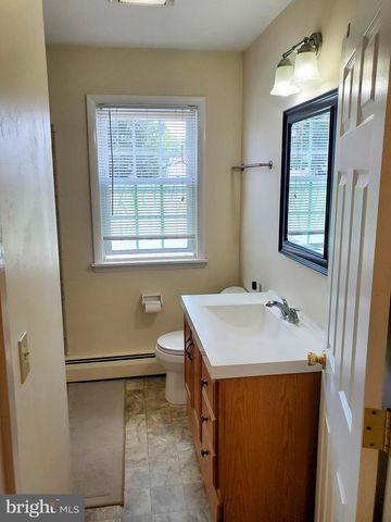 216 W CHESTNUT ST, Cleona, PA 17042