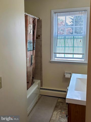 216 W CHESTNUT ST, Cleona, PA 17042