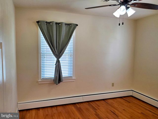216 W CHESTNUT ST, Cleona, PA 17042