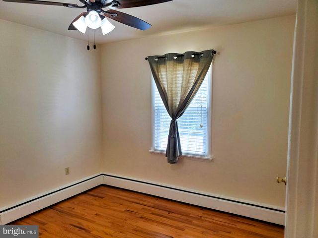 216 W CHESTNUT ST, Cleona, PA 17042