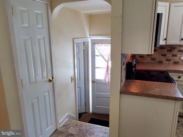 216 W CHESTNUT ST, Cleona, PA 17042