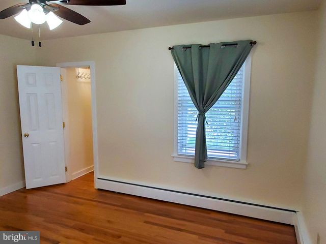 216 W CHESTNUT ST, Cleona, PA 17042