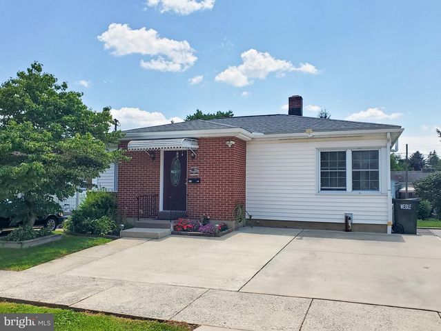 216 W CHESTNUT ST, Cleona, PA 17042