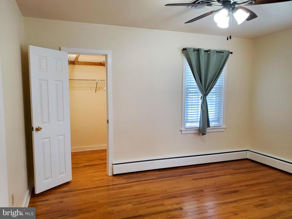 216 W CHESTNUT ST, Cleona, PA 17042