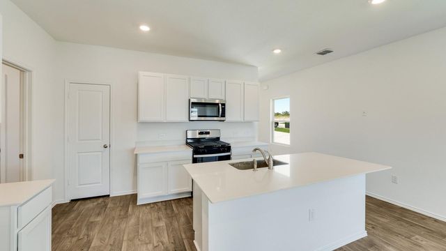 12110 Pike BND, Mustang Ridge, TX 78610