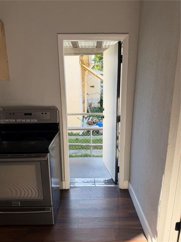 217 E 48th St 2, Hialeah, FL 33013