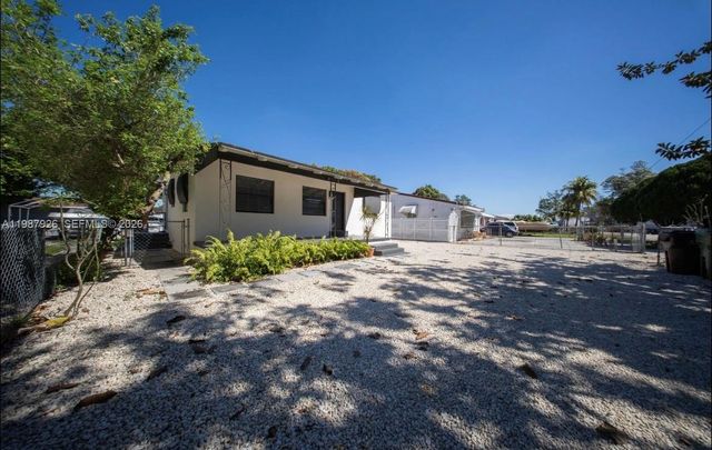 217 E 48th St 2, Hialeah, FL 33013