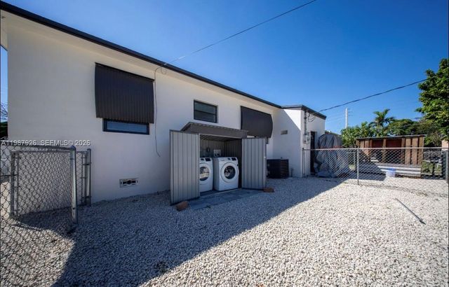 217 E 48th St 2, Hialeah, FL 33013