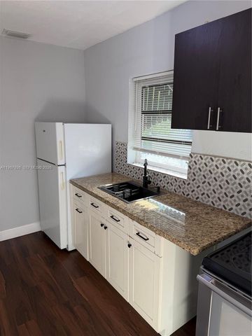 217 E 48th St 2, Hialeah, FL 33013