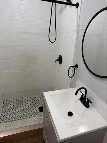 217 E 48th St 2, Hialeah, FL 33013