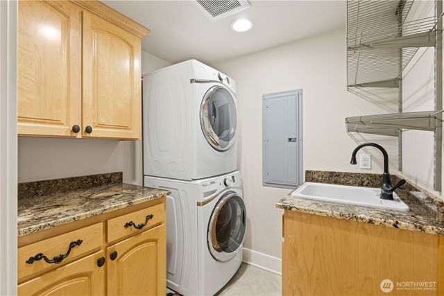 3821 Shelby Road, Lynnwood, WA 98087