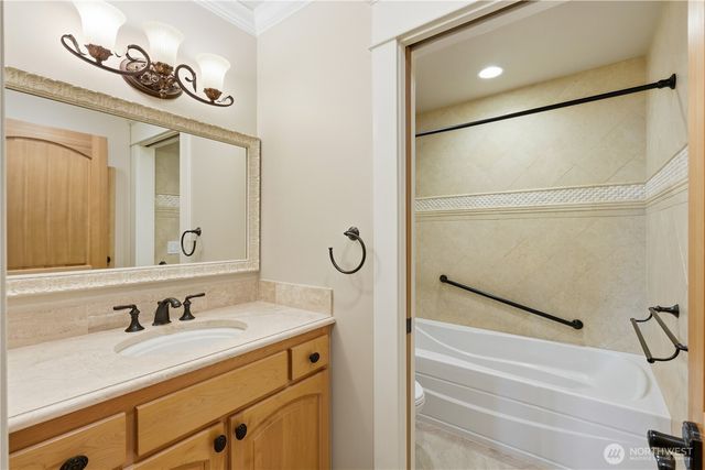3821 Shelby Road, Lynnwood, WA 98087