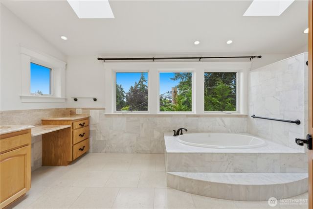 3821 Shelby Road, Lynnwood, WA 98087