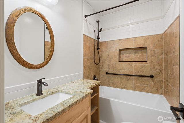 3821 Shelby Road, Lynnwood, WA 98087