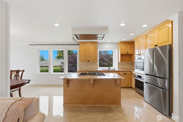 3821 Shelby Road, Lynnwood, WA 98087
