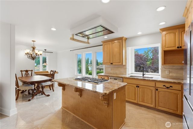 3821 Shelby Road, Lynnwood, WA 98087