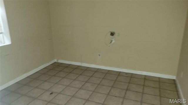 10107 Castle Drive, St Louis, MO 63136