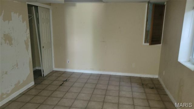 10107 Castle Drive, St Louis, MO 63136