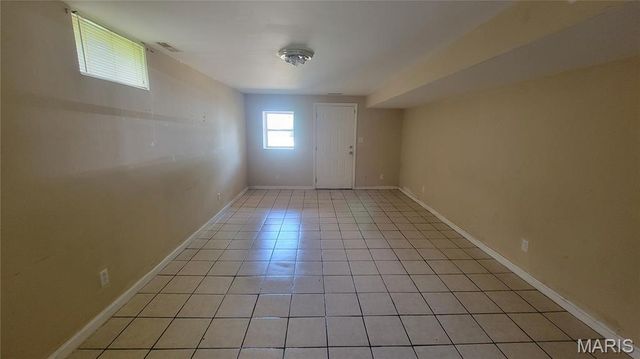 10107 Castle Drive, St Louis, MO 63136