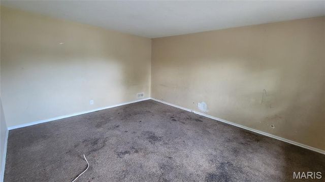 10107 Castle Drive, St Louis, MO 63136