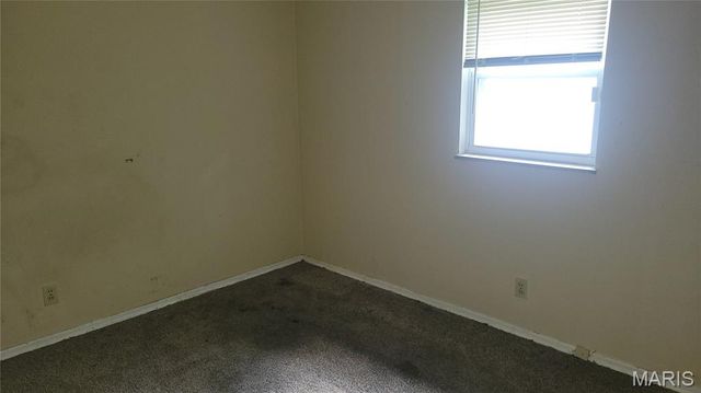 10107 Castle Drive, St Louis, MO 63136