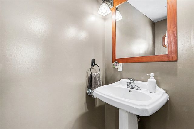 10881 Hoffman Road, Three Rivers, MI 49093