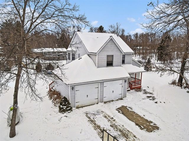 10881 Hoffman Road, Three Rivers, MI 49093