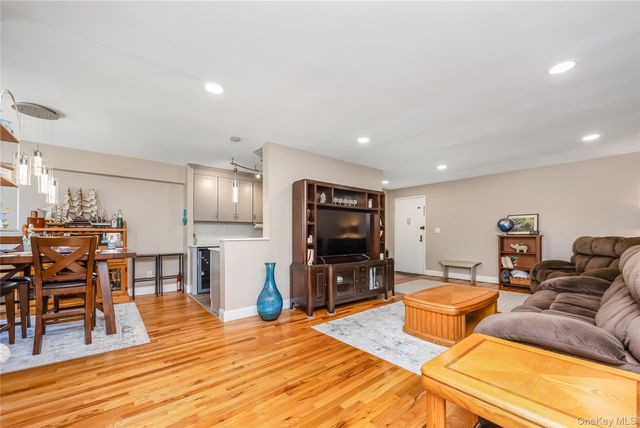 600 Shore Road 6K, Long Beach, NY 11561