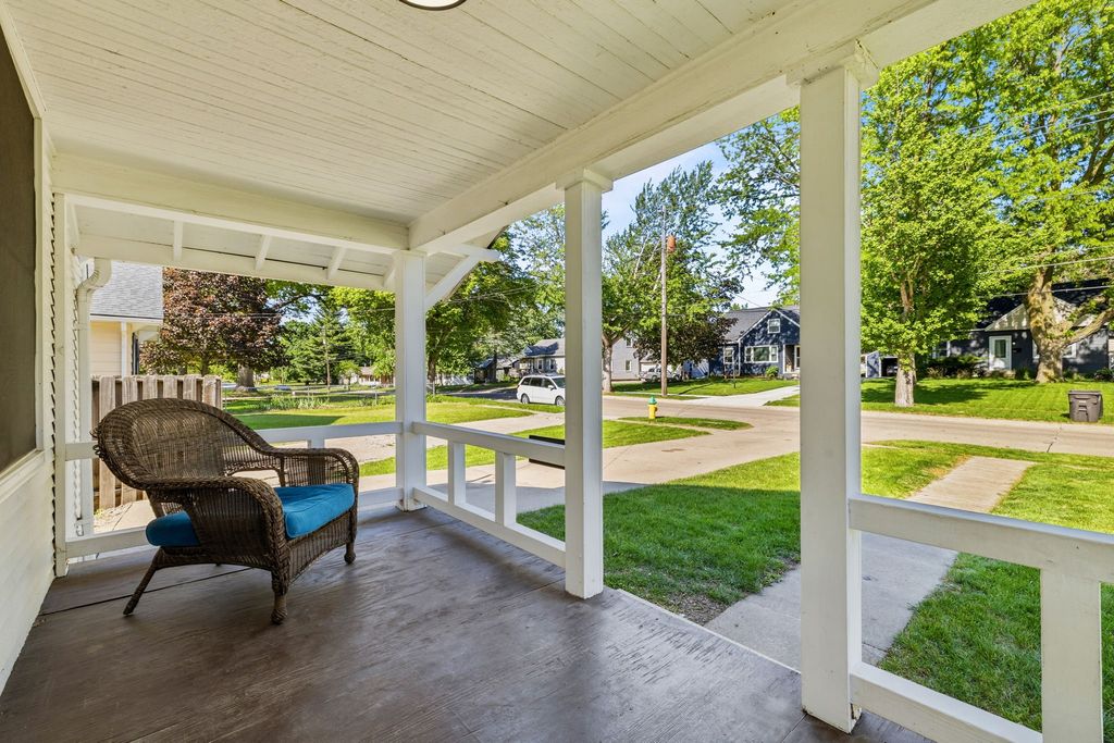 3110 56th Street, Des Moines, IA 50310