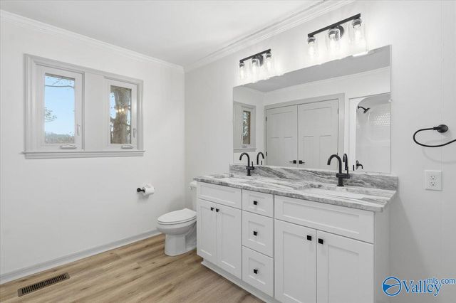 9771 Sgt Holden Lane, Athens, AL 35614