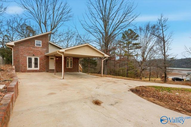 9771 Sgt Holden Lane, Athens, AL 35614