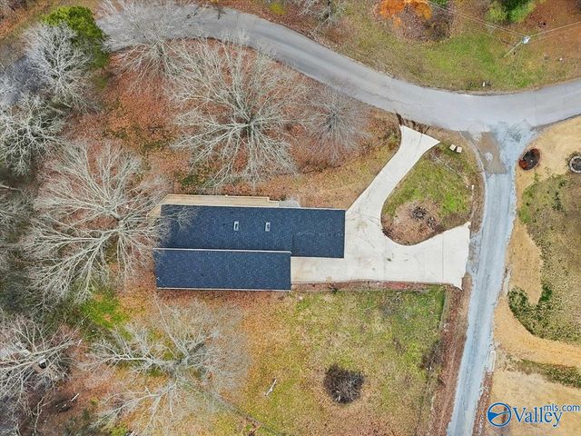 9771 Sgt Holden Lane, Athens, AL 35614