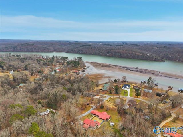 9771 Sgt Holden Lane, Athens, AL 35614